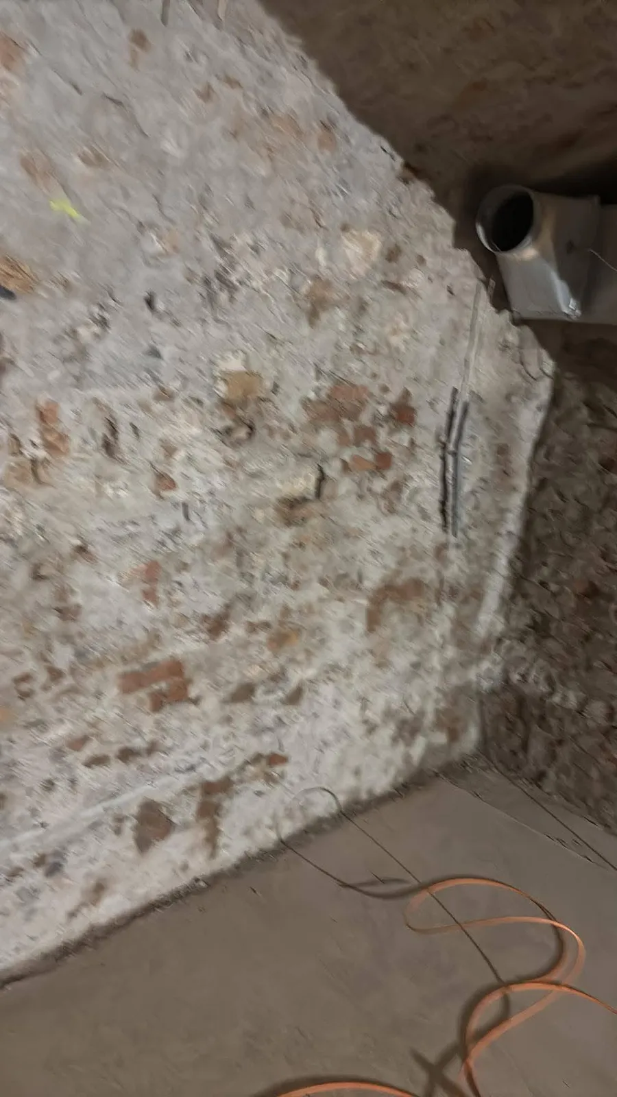 A pince eredeti falazata